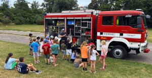 „Hasiči v&nbsp;akci – pěnová show a&nbsp;dětský smích.“