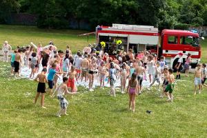 „Hasiči v&nbsp;akci – pěnová show a&nbsp;dětský smích.“